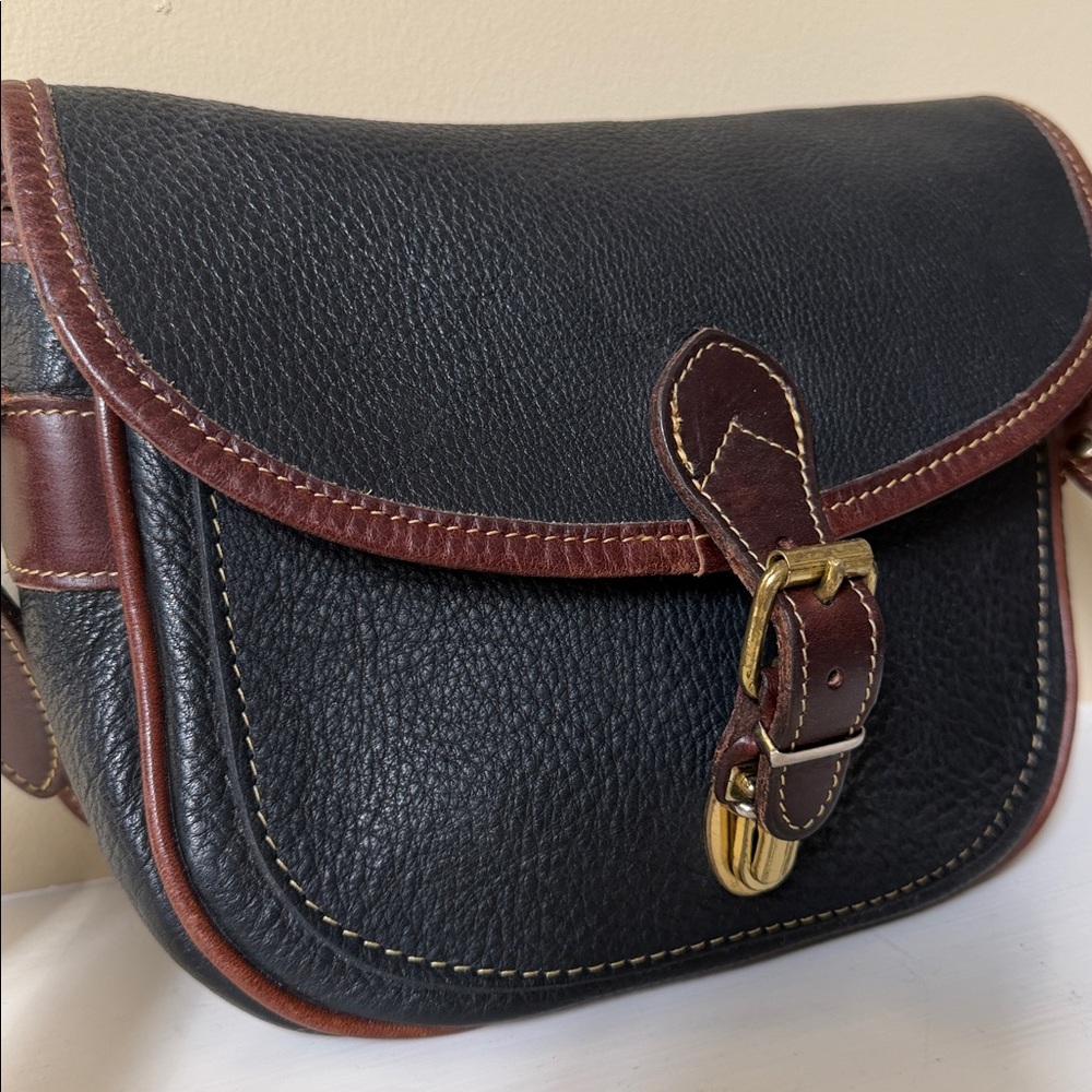 Roots Genuine Leather Saddle Bag black w chestnut brown trim - EUC - adj strap